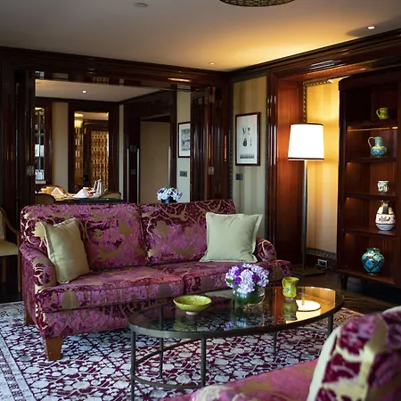 Divan Hotel